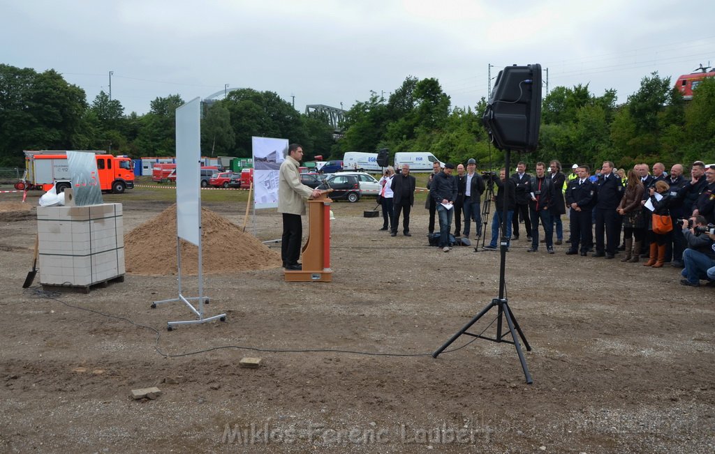 Erster Spatenstich Neues Feuerwehrzentrum Koeln Kalk Gummersbacherstr P085.JPG - Miklos Laubert